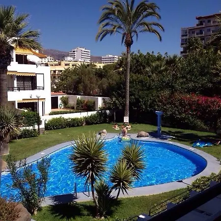 Colon Pool View Apartment